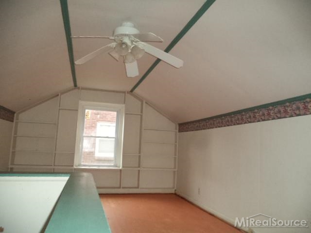 1792 Roslyn Road Grosse Pointe, MI 48236 - Photo 13 of 18 31232347-12.JPG