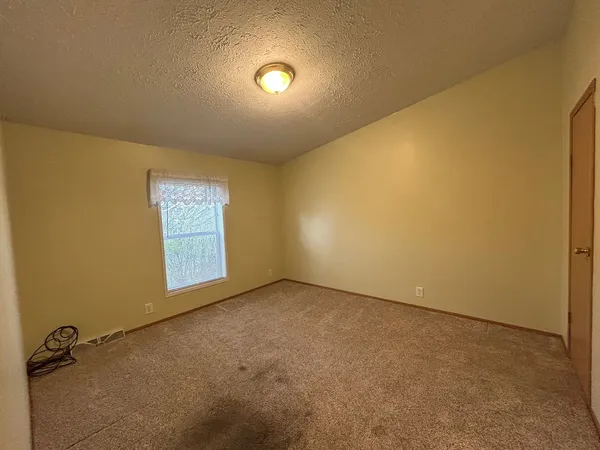 $65,000 | 2250 Sunrise Drive, Belvidere, IL 61008