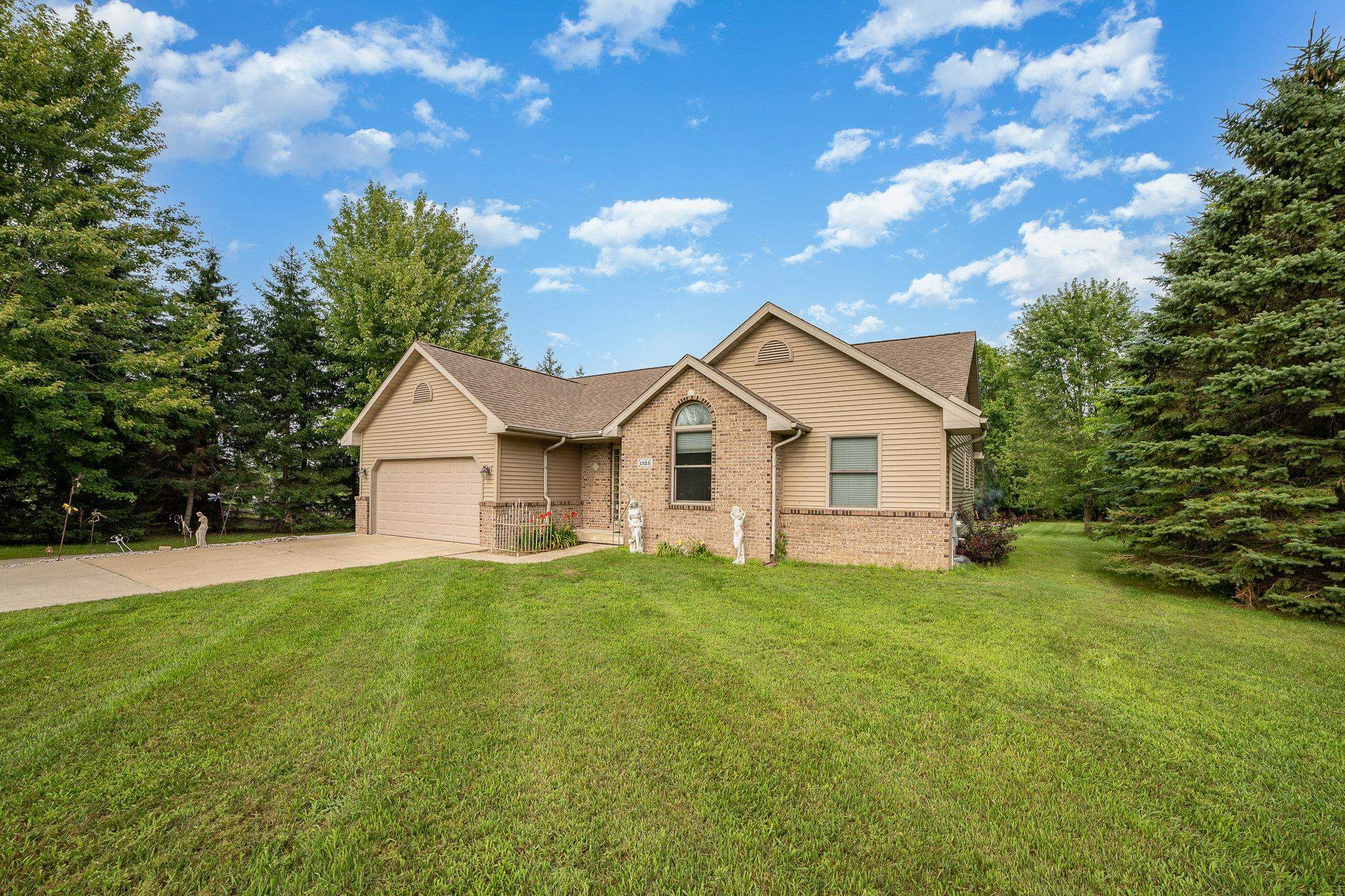 1525 7 Mile Road Kawkawlin, MI 48631 - Photo 3 of 33