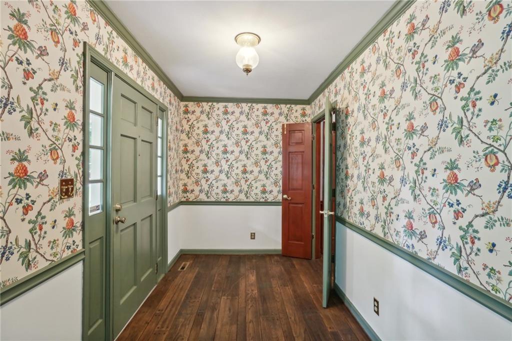 5622 Williamsburg Drive Northwest Norcross, GA 30093 - Photo 9 of 29