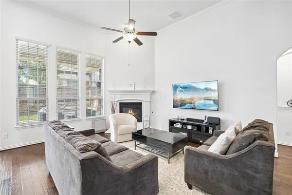 $689,900 | 814 River Oak Avenue, Euless, TX 76039