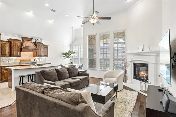 $689,900 | 814 River Oak Avenue, Euless, TX 76039