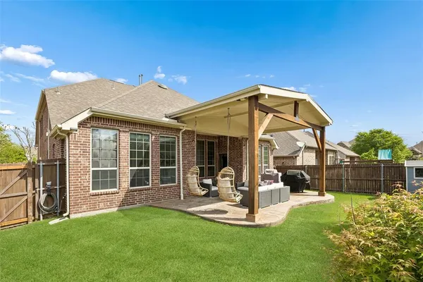 $689,900 | 814 River Oak Avenue, Euless, TX 76039