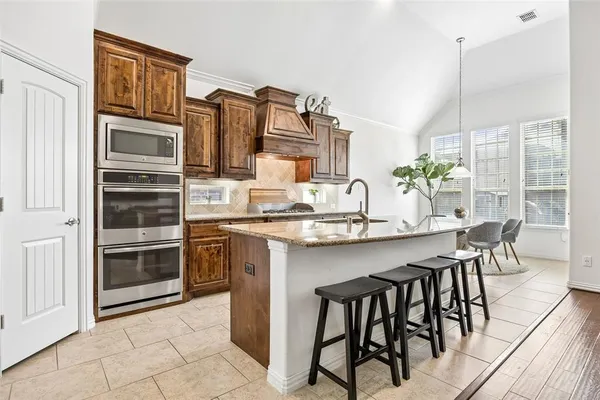 $689,900 | 814 River Oak Avenue, Euless, TX 76039