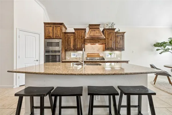 $689,900 | 814 River Oak Avenue, Euless, TX 76039