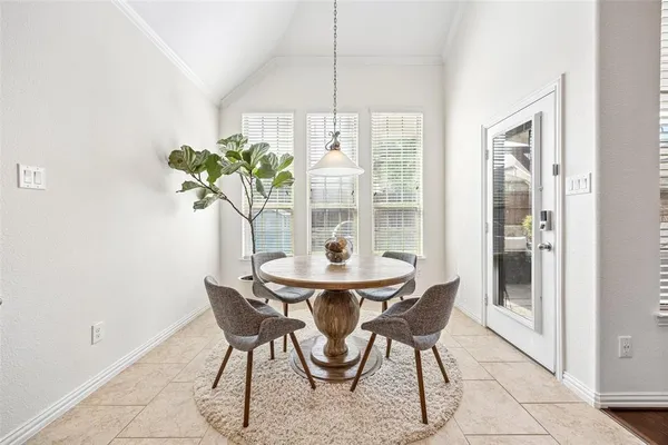 $689,900 | 814 River Oak Avenue, Euless, TX 76039