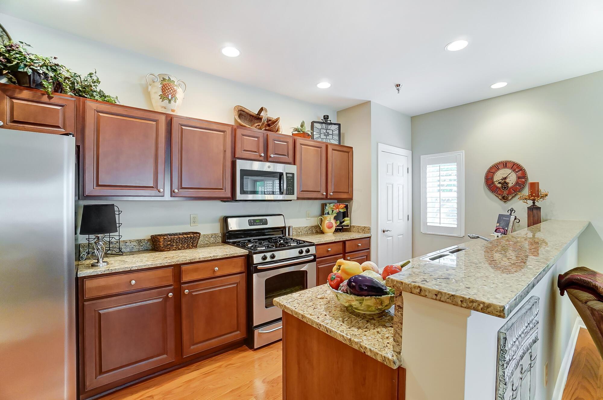 1742 Ridgecliff Road Upper Arlington, OH 43221 - Photo 10 of 45 012