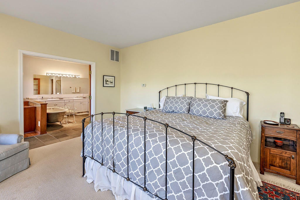 491 Ashland Loop Road Ashland, OR 97520 - Photo 27 of 60 ALR(55)