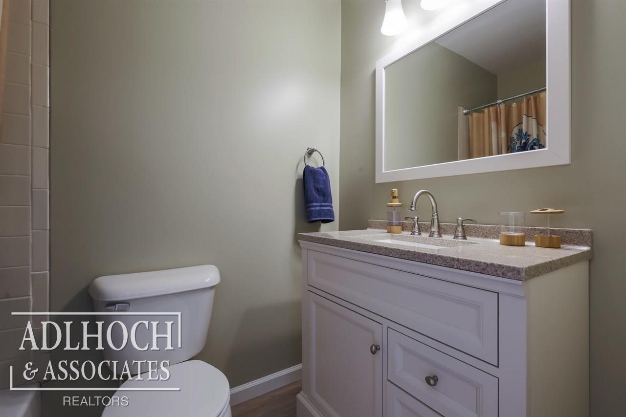 1014 Yorkshire Road Grosse Pointe, MI 48230 - Photo 26 of 52 First Floor Full Bath