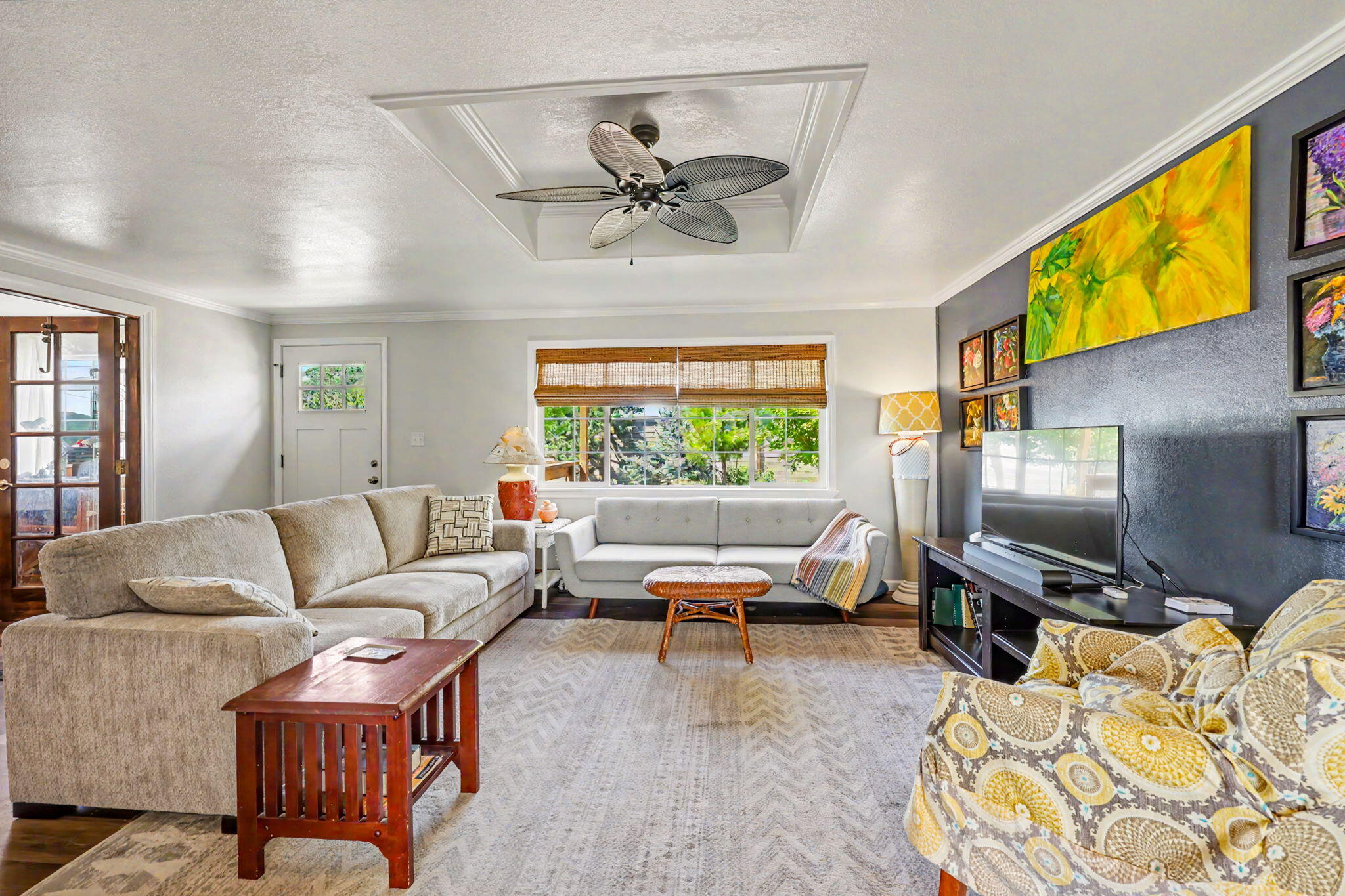 145 Highway 234 Eagle Point, OR 97524 - Photo 5 of 43 a living room with furniture and a flat screen tv