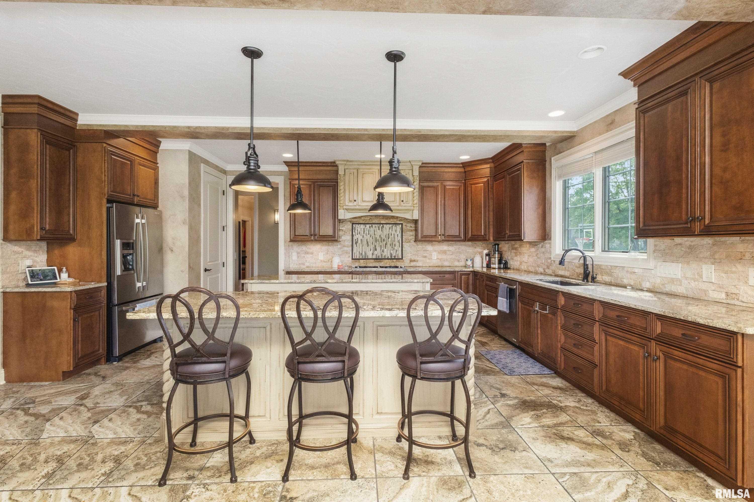 6214 Cardinal Road Bettendorf, IA 52722 - Photo 15 of 56 Gallery Image 15