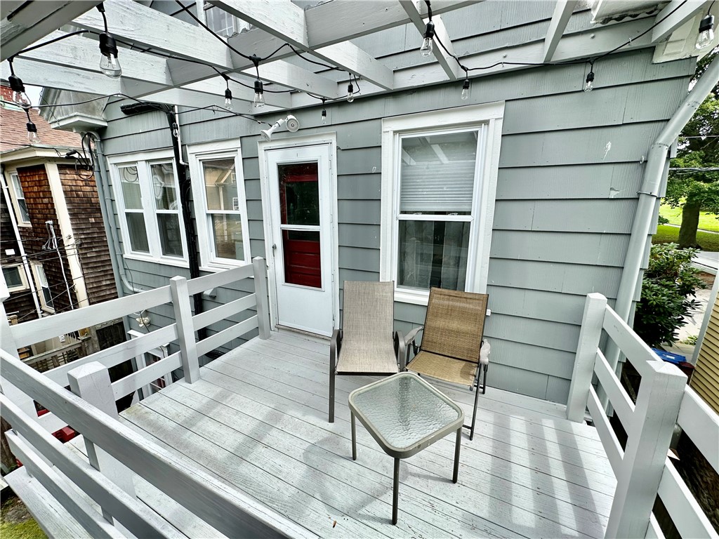 327 Spring Street, Unit 2 Newport, RI 02840 - Photo 12 of 13 Gallery Image 12