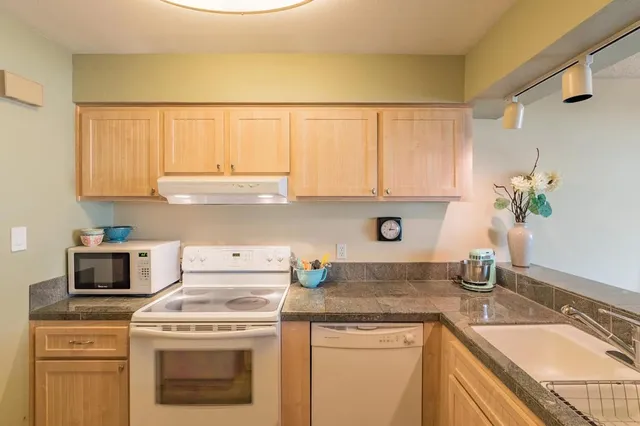 $2,580 | 1925 46th Avenue, Capitola, CA 95010