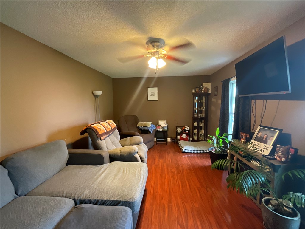 8901 East 1210th Road Effingham, IL 62401 - Photo 5 of 21 Gallery Image 5