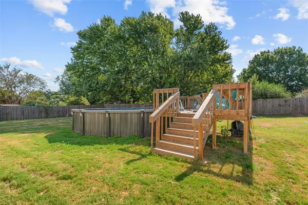 $438,000 | 325 Berryhill Drive, Springtown, TX 76082