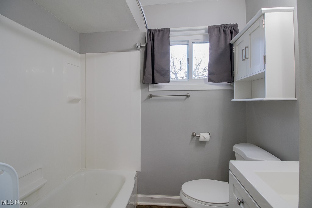 782 Pendley Road Willowick, OH 44095 - Photo 14 of 24 1st Floor Bathroom