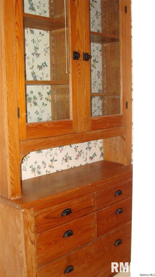 1104 Pinehill Road Bettendorf, IA 52722 - Photo 28 of 34 Gallery Image 28