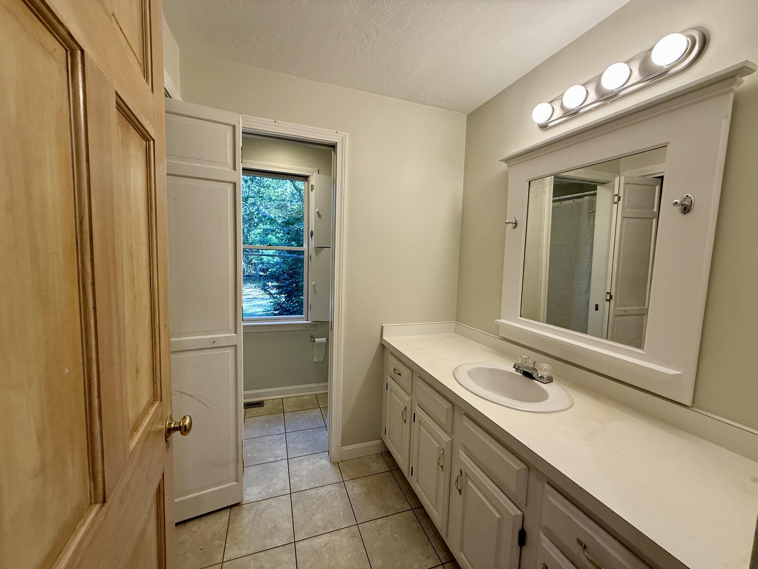 19 Westerly Drive Sandwich, MA 02537 - Photo 7 of 36 IMG_1857