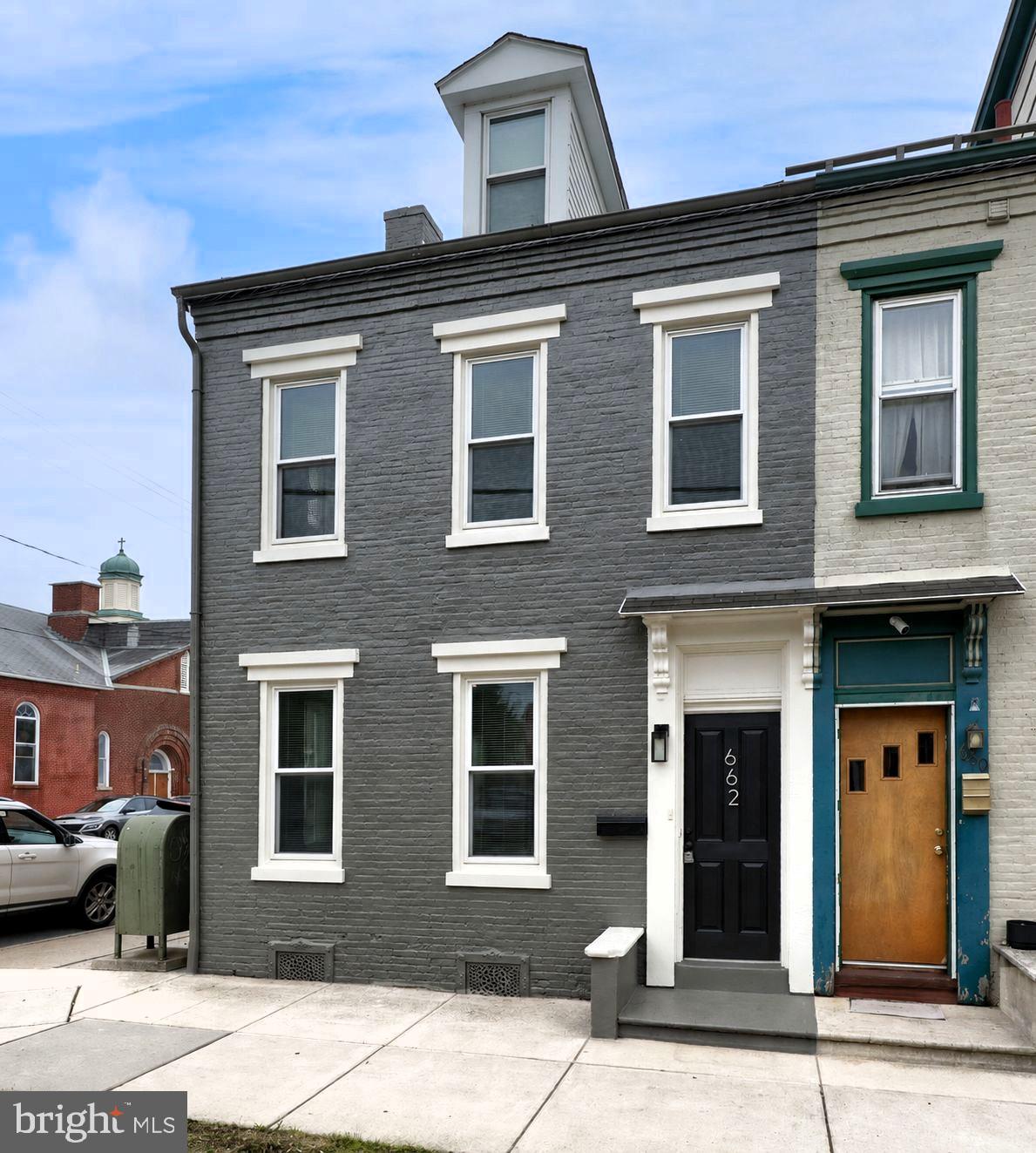 662 Walnut Street Columbia, PA 17512 - Photo 1 of 36