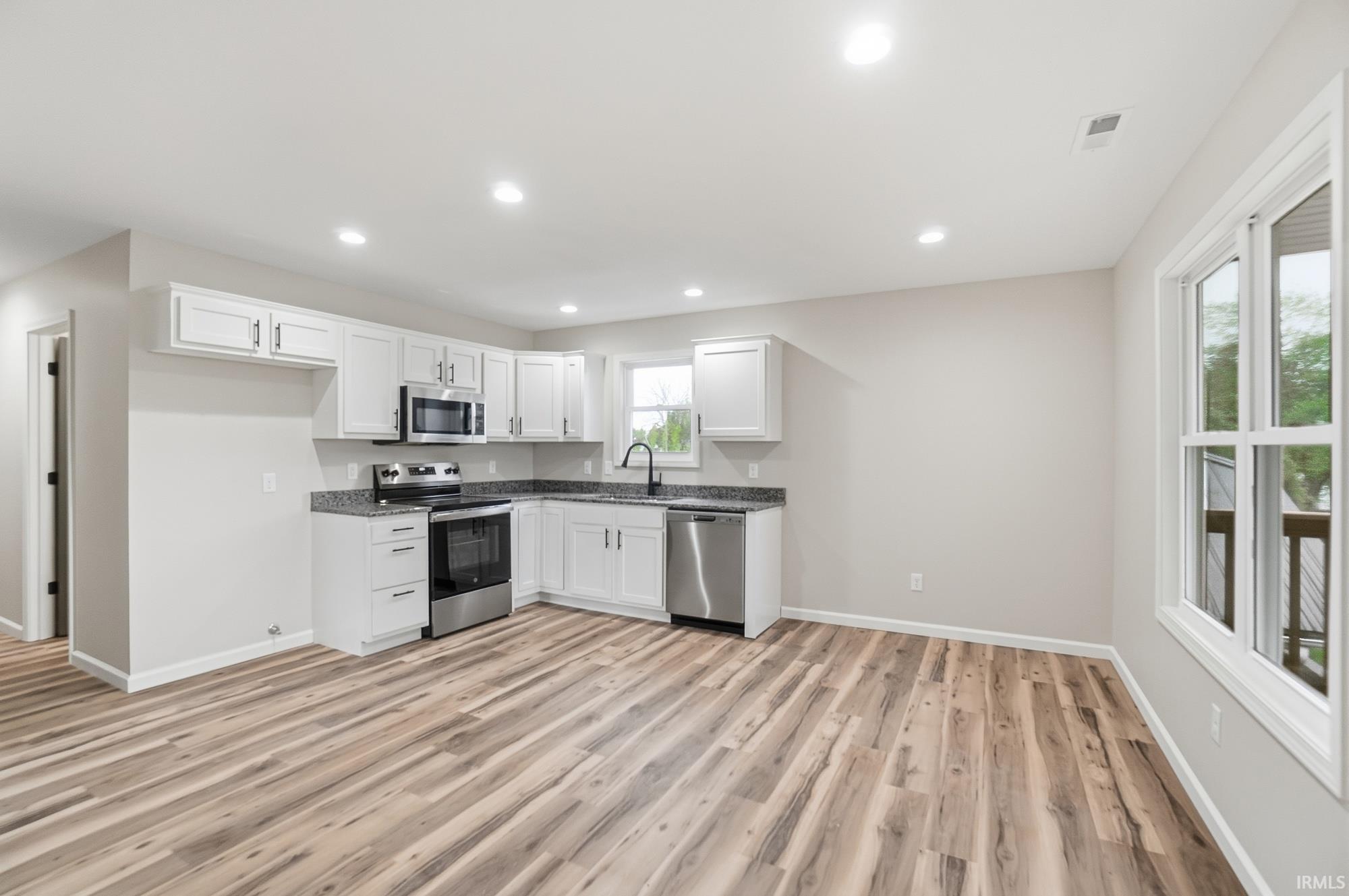 1626 Howell Street, Unit 201 Fort Wayne, IN 46808 - Photo 11 of 33