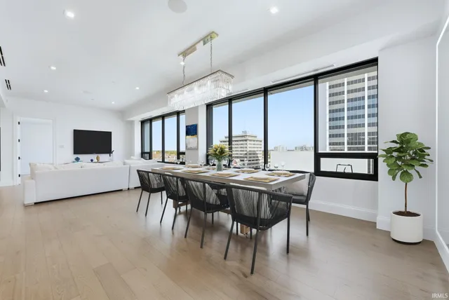 $949,000 | 202 West Berry Street, Unit 730, Fort Wayne, IN 46802