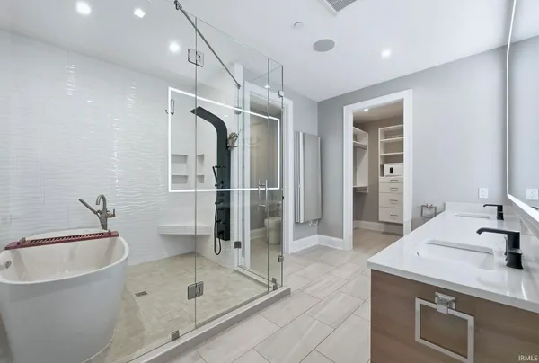 $899,000 | 202 West Berry Street, Unit 730, Fort Wayne, IN 46802