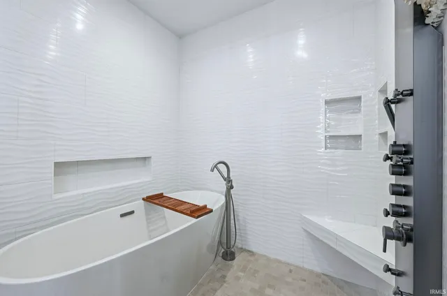 $949,000 | 202 West Berry Street, Unit 730, Fort Wayne, IN 46802