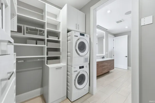 $949,000 | 202 West Berry Street, Unit 730, Fort Wayne, IN 46802