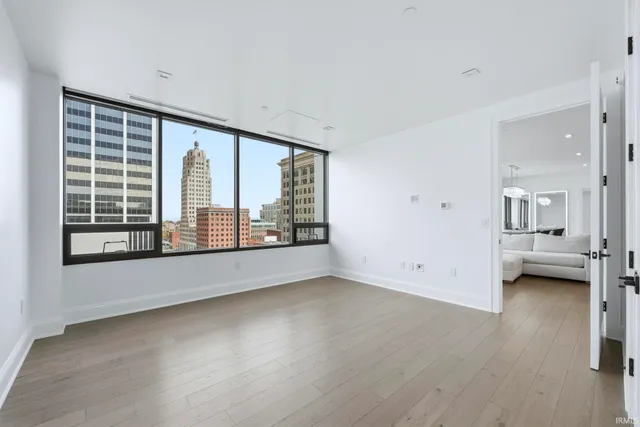 $949,000 | 202 West Berry Street, Unit 730, Fort Wayne, IN 46802