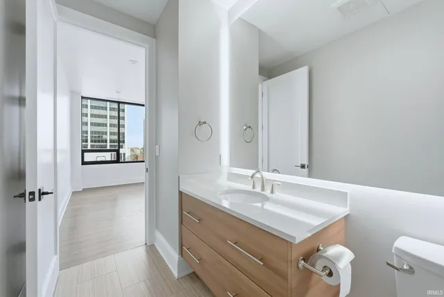 $949,000 | 202 West Berry Street, Unit 730, Fort Wayne, IN 46802