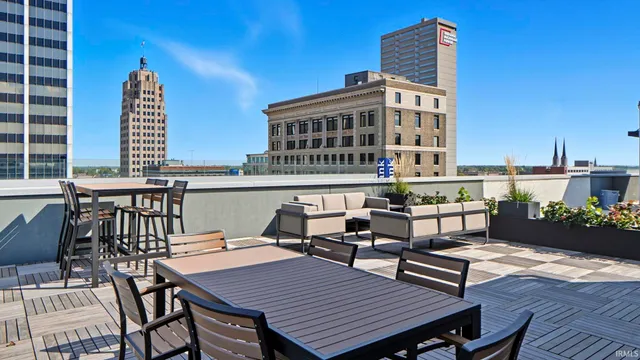 $949,000 | 202 West Berry Street, Unit 730, Fort Wayne, IN 46802