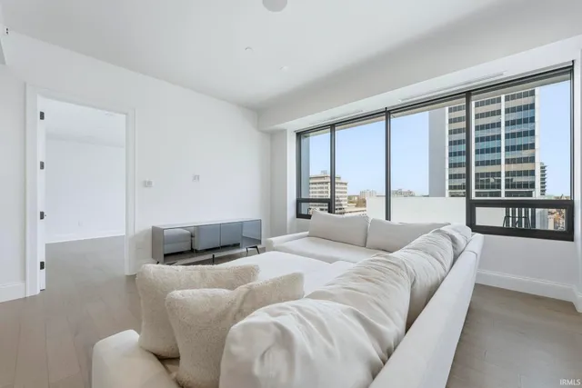 $949,000 | 202 West Berry Street, Unit 730, Fort Wayne, IN 46802