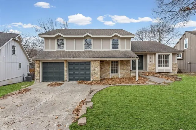 $425,000 | 14510 West 90th Terrace, Lenexa, KS 66215