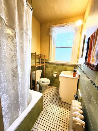 $1,190 | 5649 Phillips Avenue, Unit 8, Pittsburgh, PA 15217