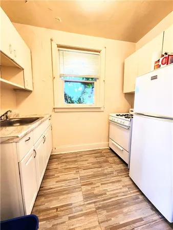 $1,190 | 5649 Phillips Avenue, Unit 8, Pittsburgh, PA 15217