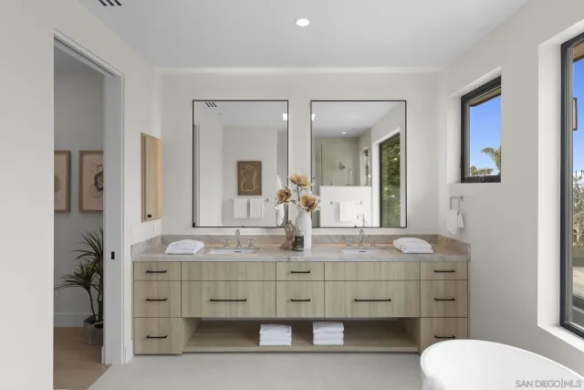 $5,600,000 | 541 Gravilla Street, La Jolla, CA 92037