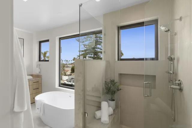 $5,600,000 | 541 Gravilla Street, La Jolla, CA 92037