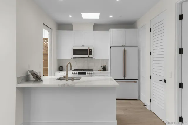 $5,600,000 | 541 Gravilla Street, La Jolla, CA 92037