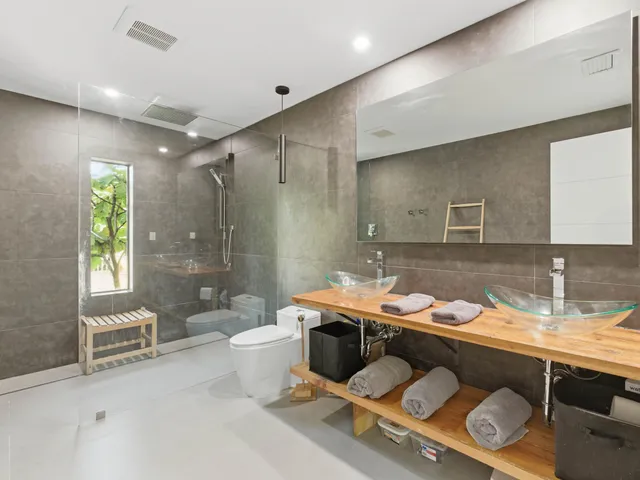 $4,349,000 | 256 Hamlet Drive, Delray Beach, FL 33445