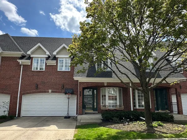 $710,000 | 122 East Knighton Place, Elmhurst, IL 60126