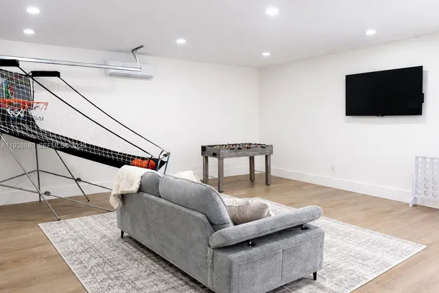 $20,000 | 3540 Northeast 28th Avenue, Lighthouse Point, FL 33064