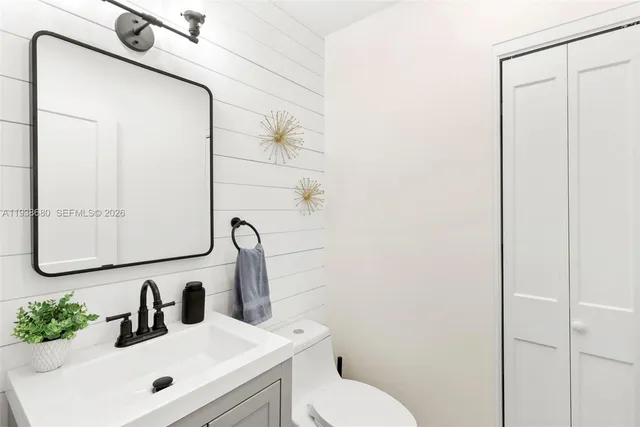 $20,000 | 3540 Northeast 28th Avenue, Lighthouse Point, FL 33064