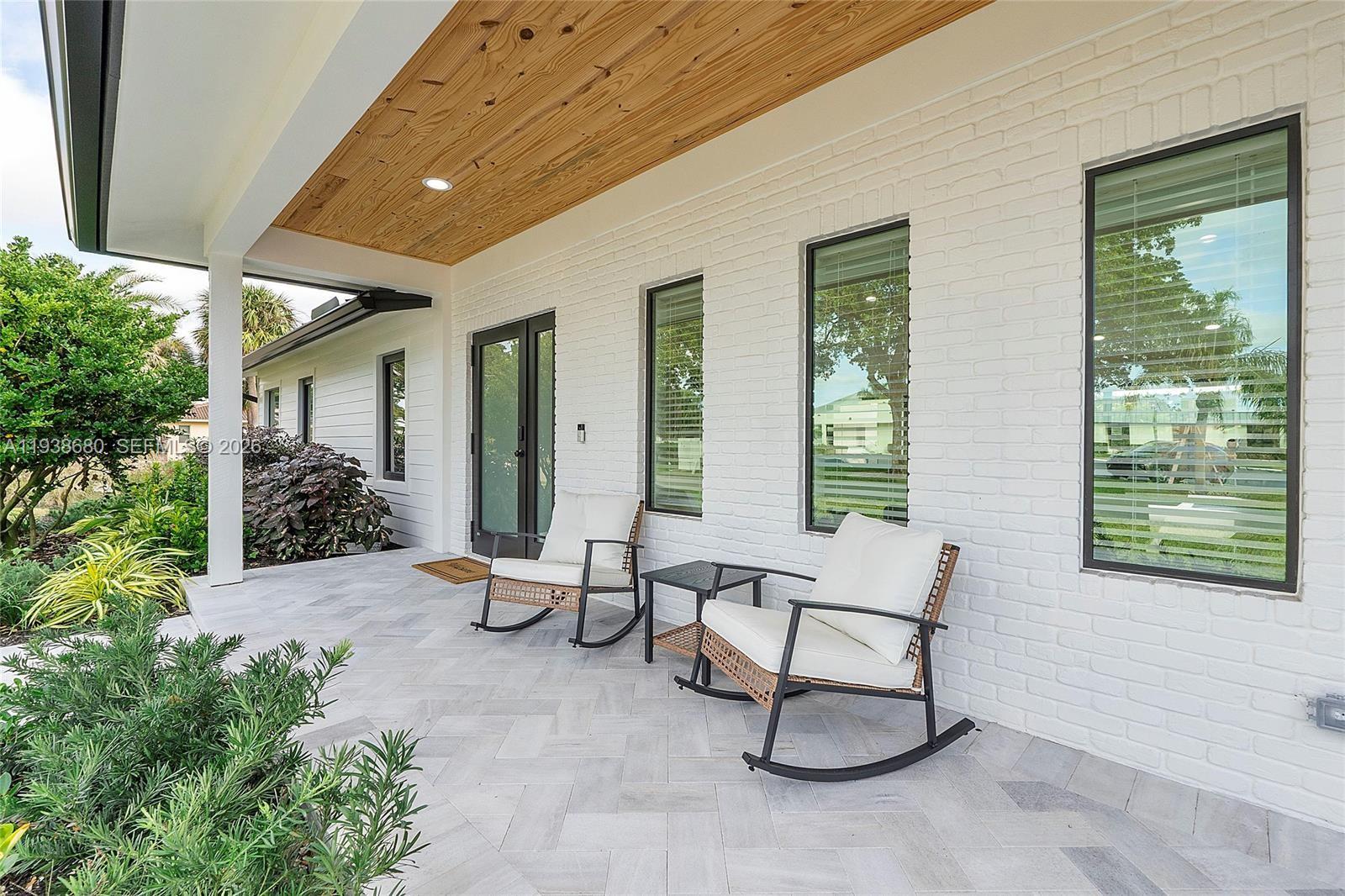 3540 Northeast 28th Avenue Lighthouse Point, FL 33064 - Photo 5 of 44