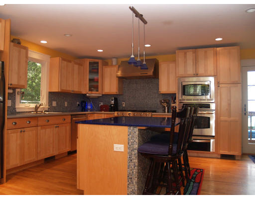 20 MacArthur Road Natick, MA 01760 - Photo 3 of 12 Gallery Image 3