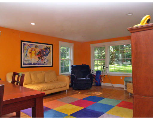 20 MacArthur Road Natick, MA 01760 - Photo 4 of 12 Gallery Image 4