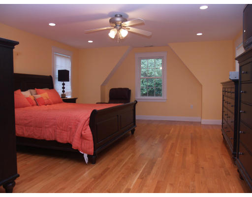 20 MacArthur Road Natick, MA 01760 - Photo 8 of 12 Gallery Image 8