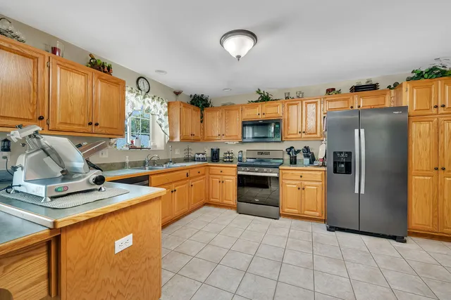 $318,923 | 106 Harbor Landing, Braidwood, IL 60408