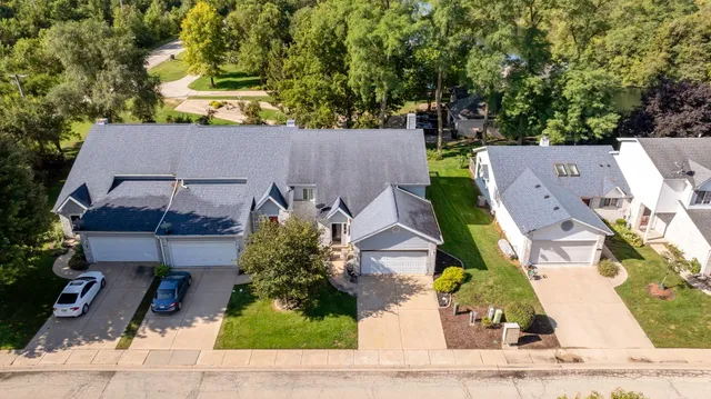 $318,923 | 106 Harbor Landing, Braidwood, IL 60408