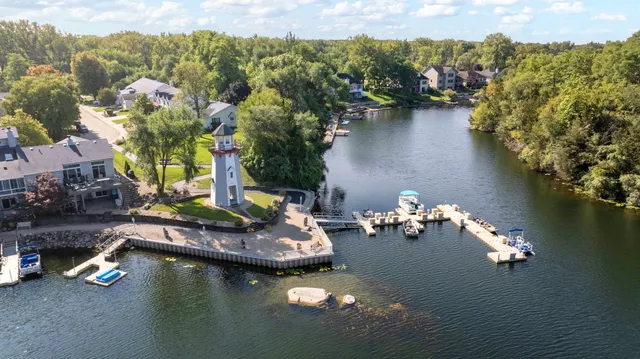 $318,923 | 106 Harbor Landing, Braidwood, IL 60408