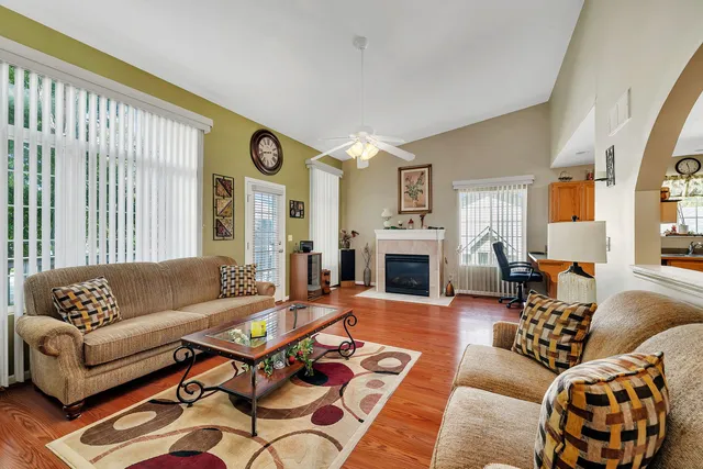 $318,923 | 106 Harbor Landing, Braidwood, IL 60408